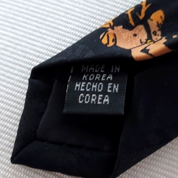 HALLMARK Novelties Men's Holiday Tie Santa In Sleigh With Reindeer - Picture 8 of 12